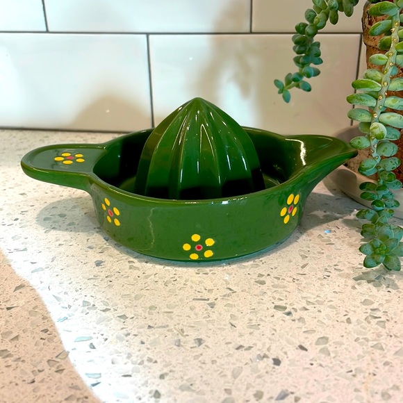 ***SOLD***Green Ceramic Juicer with Yellow Flowers - Picture 9 of 9